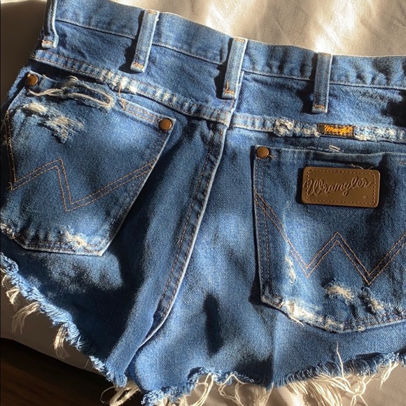 Wrangler shorts - Picture 2 of 2